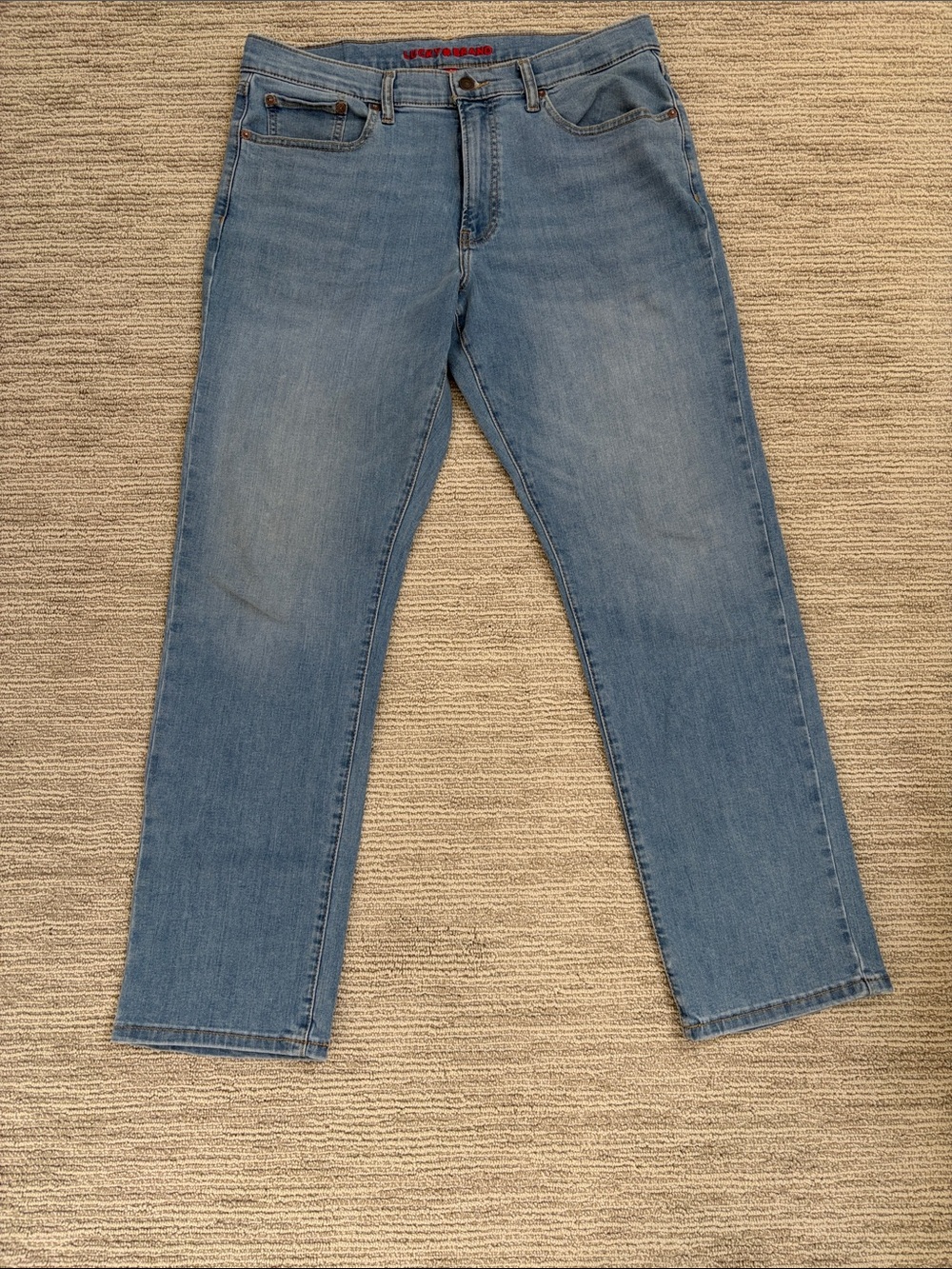 Lucky Brand Men's 410 Athletic Straight Jeans in Classic Light Blue size 34W 32L